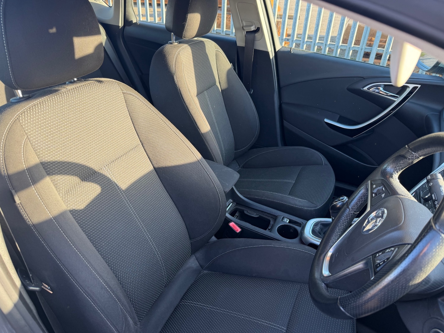 Used Vauxhall Astra 2011 for sale - 77046286: Photo 6