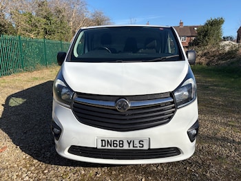 Used Vauxhall Vivaro 2018 for sale - 77917802: Photo