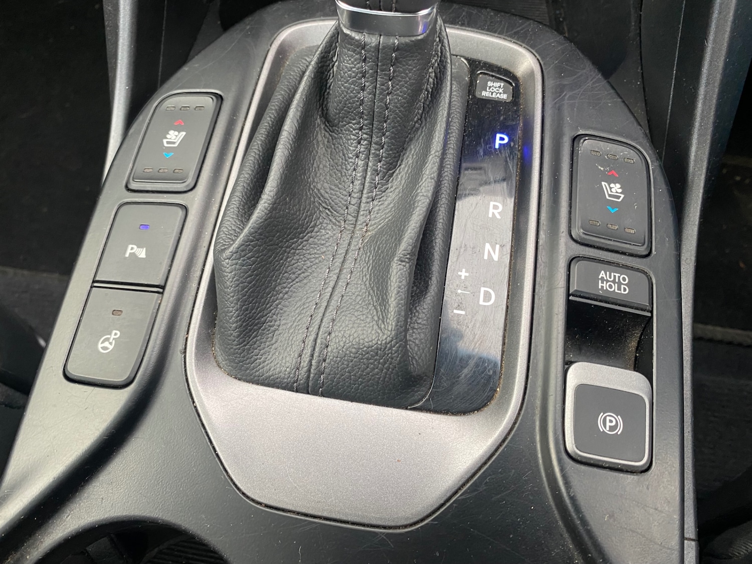 Used Hyundai Santa Fe 2015 for sale - 76343009: Photo 17