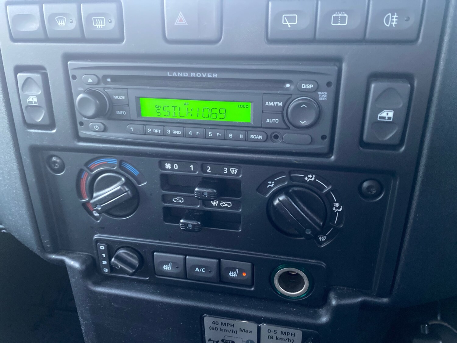 Used Land Rover Defender 2012 for sale - 77087718: Photo 20