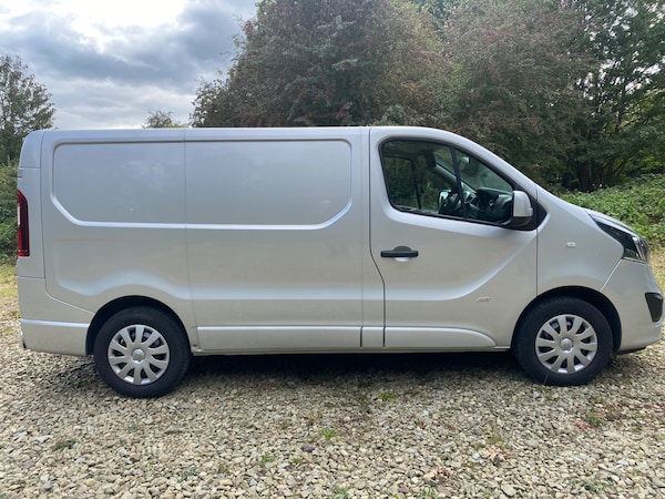 Used Vauxhall Vivaro 2015 for sale - 76023139: Photo 5