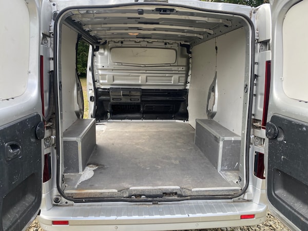 Used Vauxhall Vivaro 2015 for sale - 76023139: Photo 8