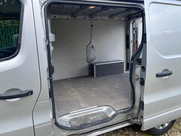 Used Vauxhall Vivaro 2015 for sale - 76023139: Photo 9