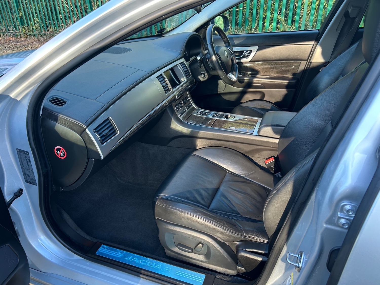 Used Jaguar XF 2015 for sale - 77223351: Photo 10