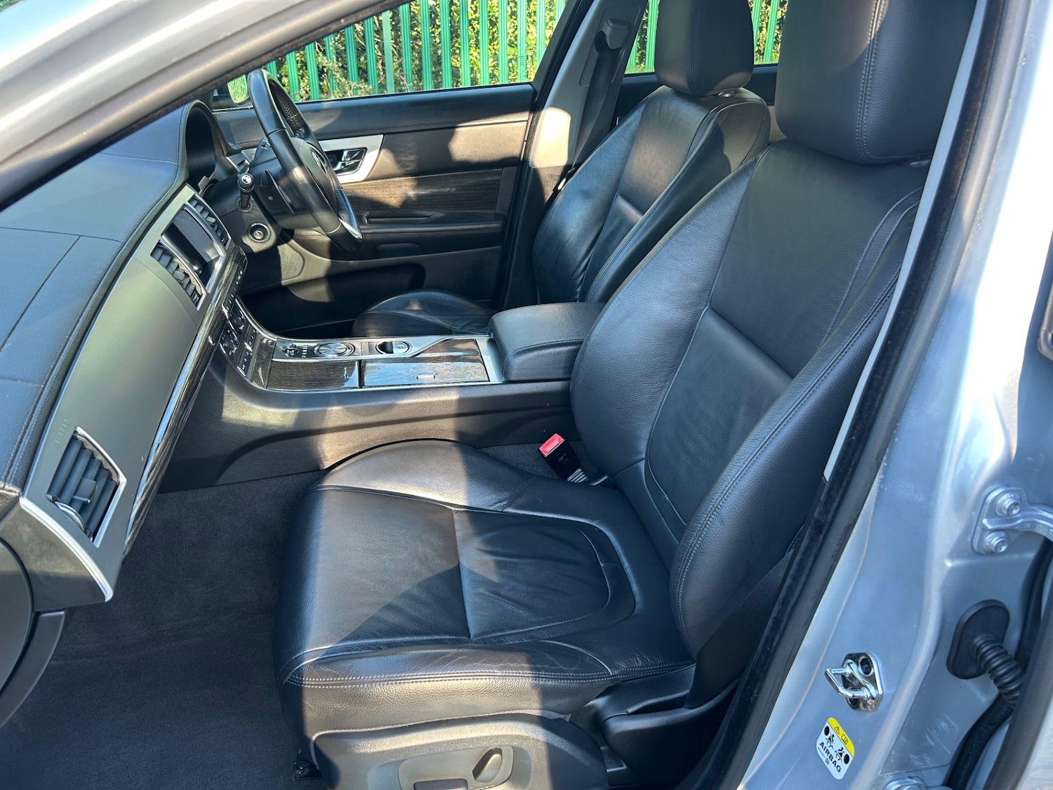 Used Jaguar XF 2015 for sale - 77223351: Photo 11