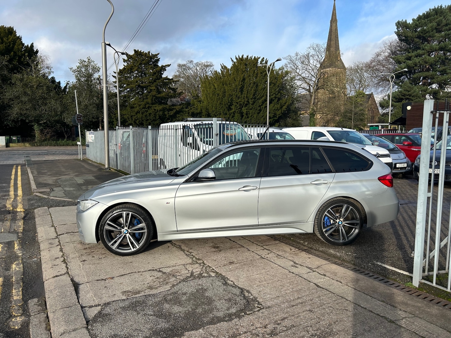 Used BMW 3 Series 2015 for sale - 77310758: Photo 2