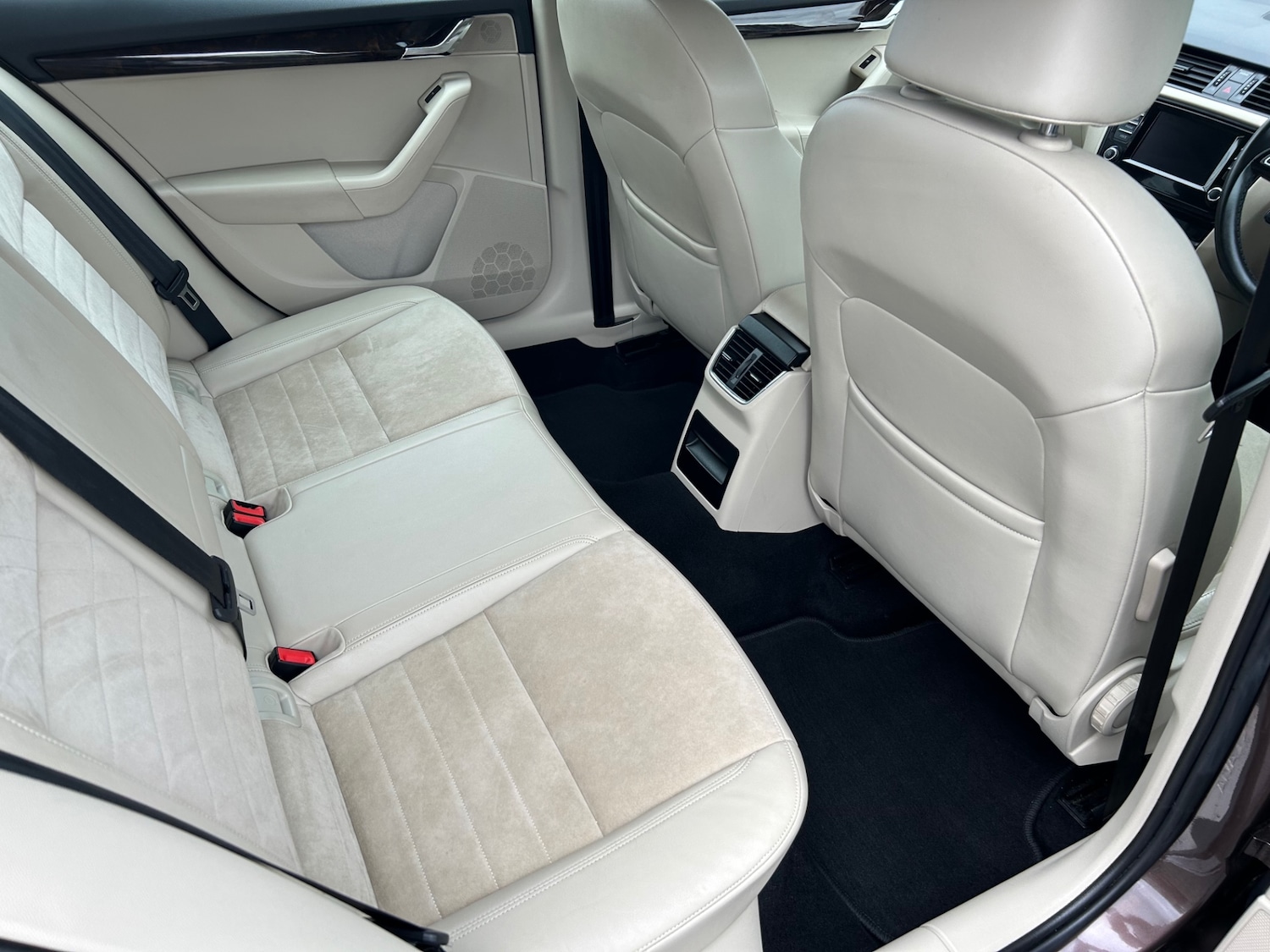 Used Skoda Octavia 2015 for sale - 76212162: Photo 9