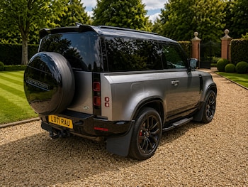 Used Land Rover Defender 2021 for sale - 79448154: Photo