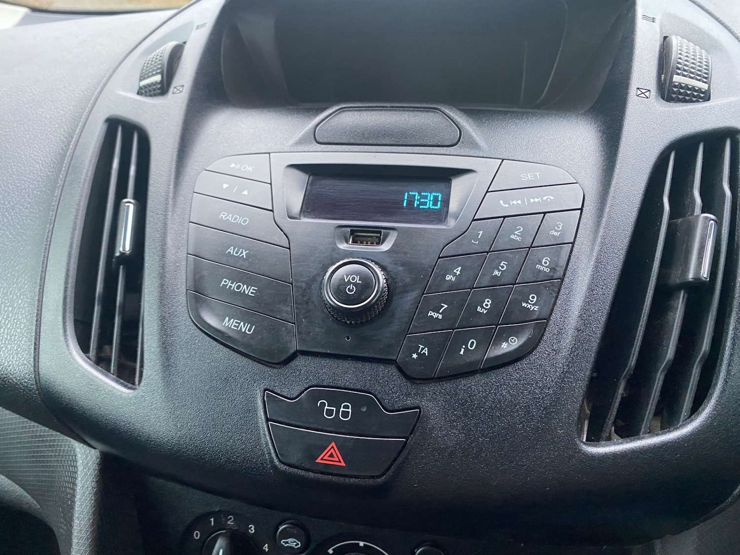 Used Ford Transit Connect 2017 for sale - 76277131: Photo 12