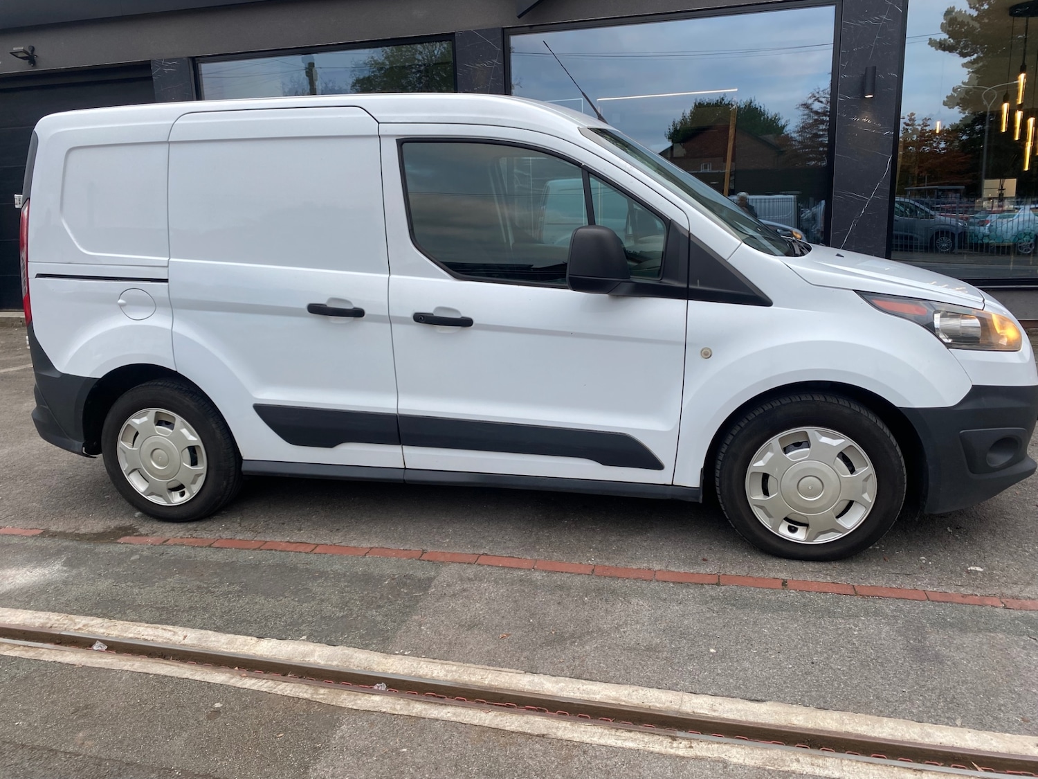 Used Ford Transit Connect 2017 for sale - 76277131: Photo 4