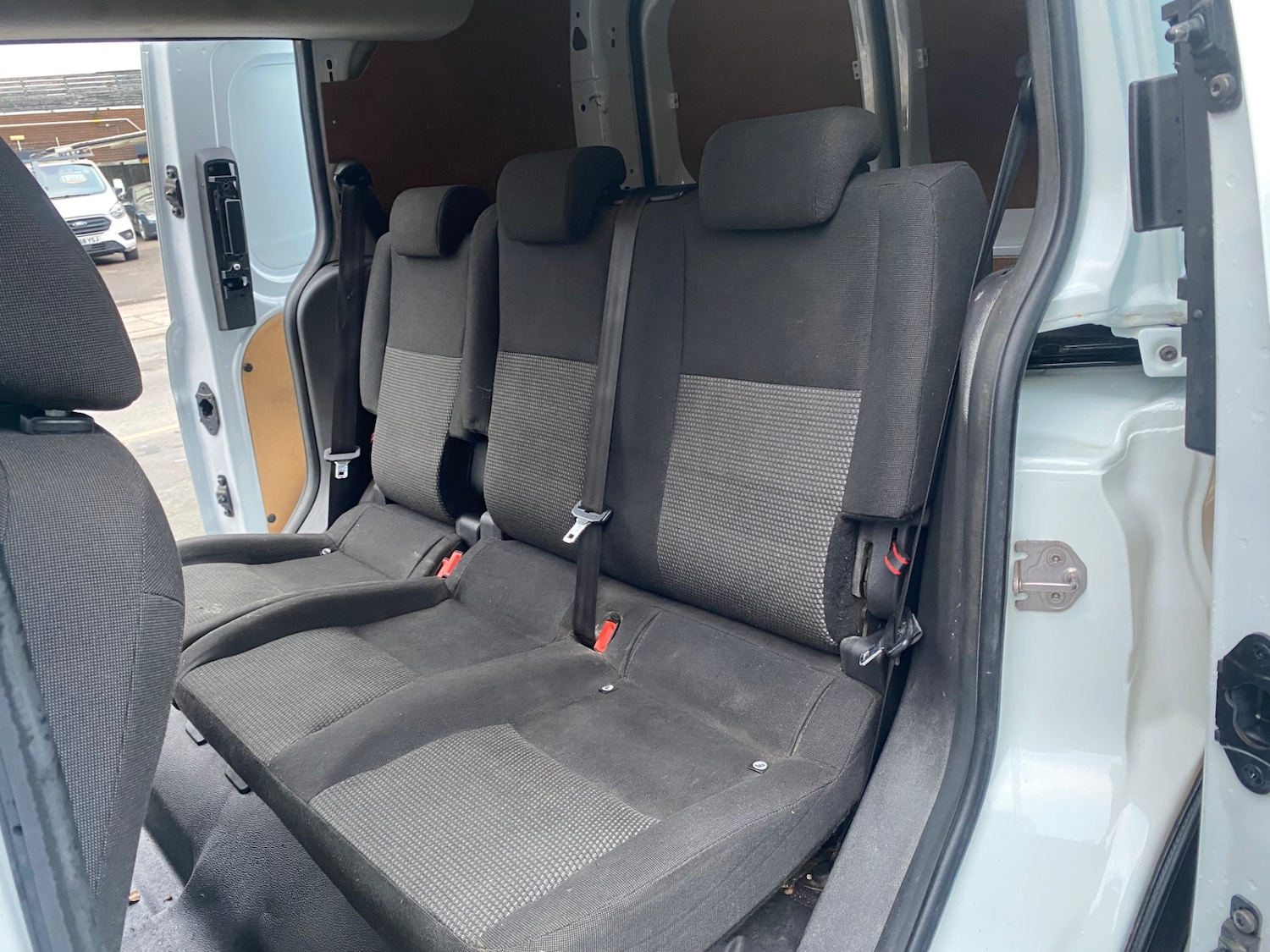 Used Ford Transit Connect 2017 for sale - 76277131: Photo 8