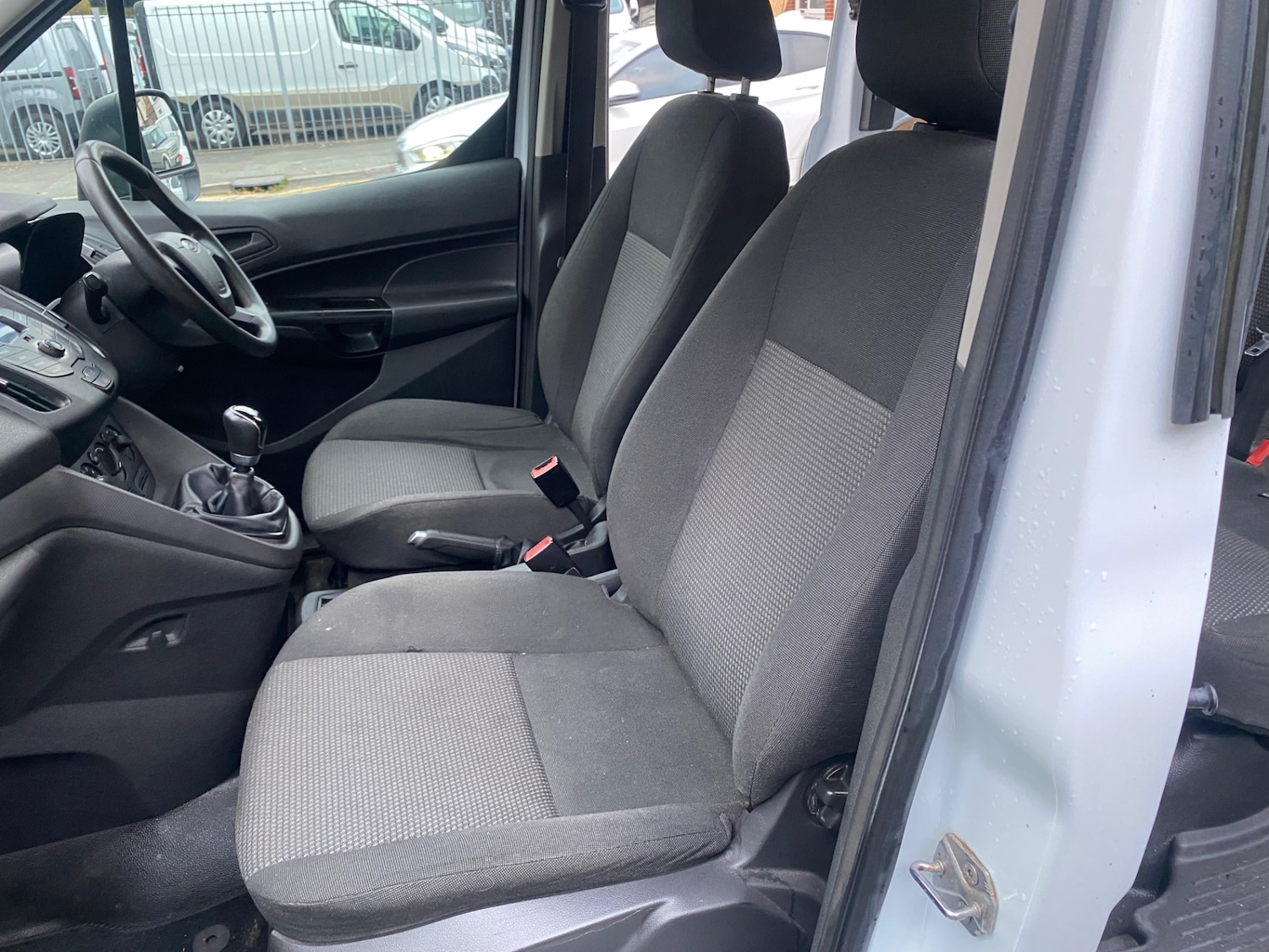 Used Ford Transit Connect 2017 for sale - 76277131: Photo 9