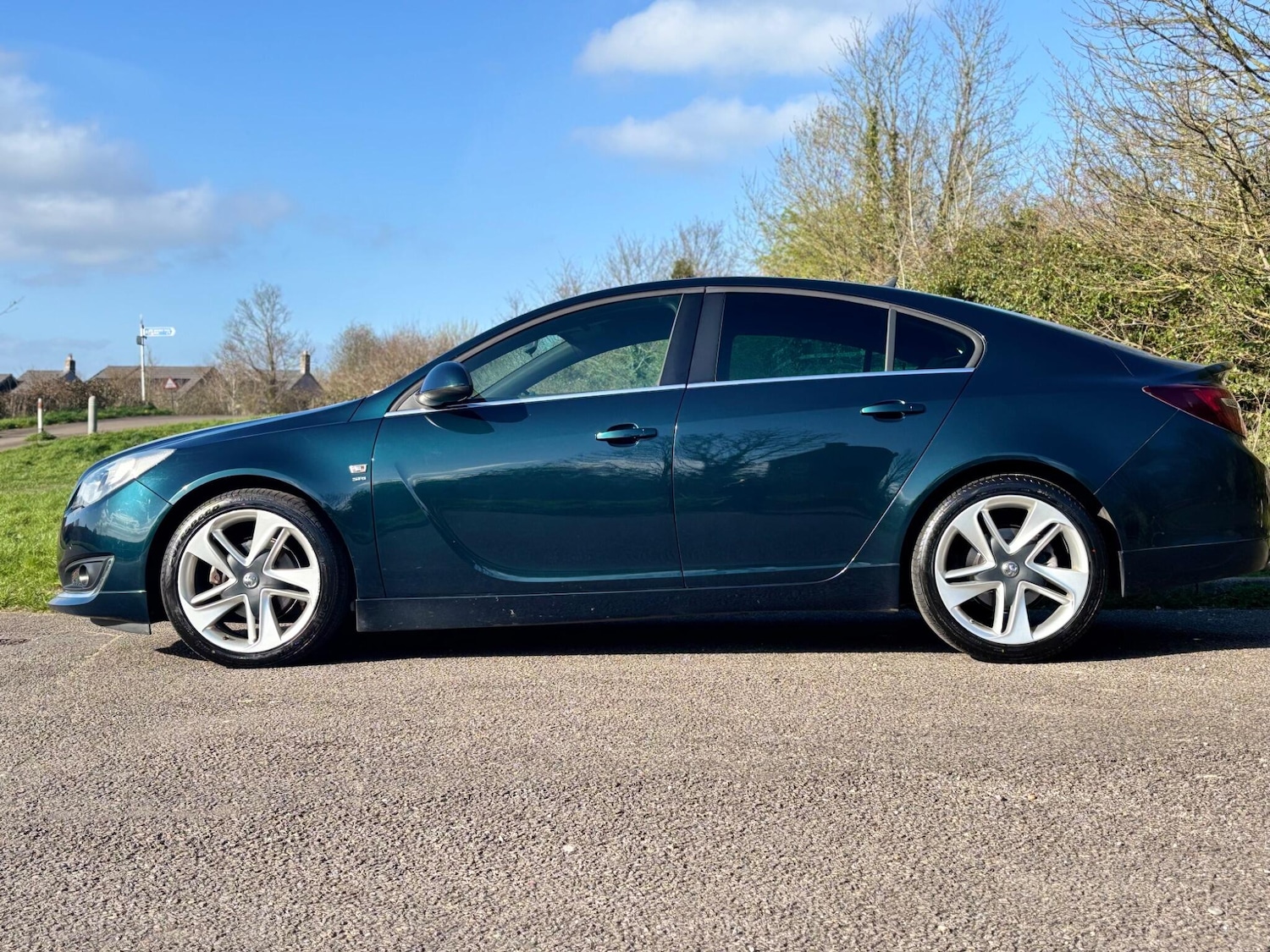 Used Vauxhall Insignia 2015 for sale - 77924980: Photo 2