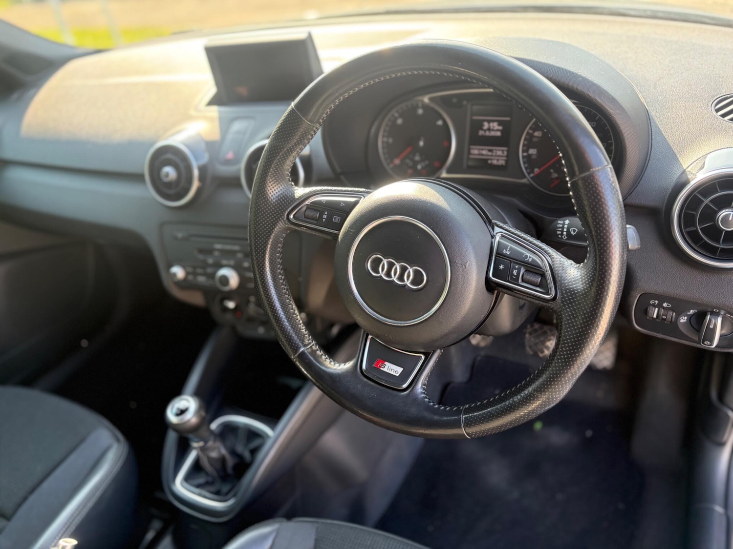 Used Audi A1 2011 for sale - 77977810: Photo 37
