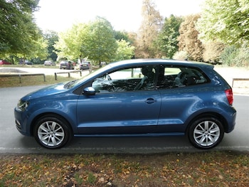 Used Volkswagen Polo 2015 for sale - 75748402: Photo