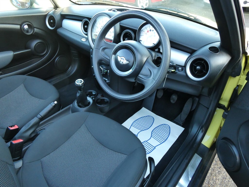 Used MINI Convertible 2011 for sale - 77552603: Photo 16