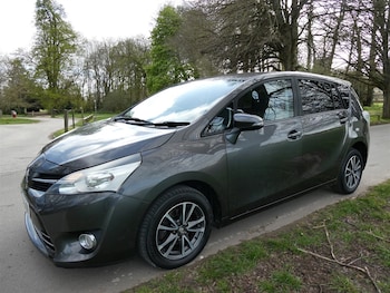 Used Toyota Verso 2013 for sale - 77960131: Photo