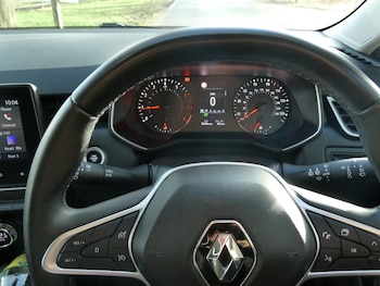 Used Renault Clio 2021 for sale - 77347578: Photo