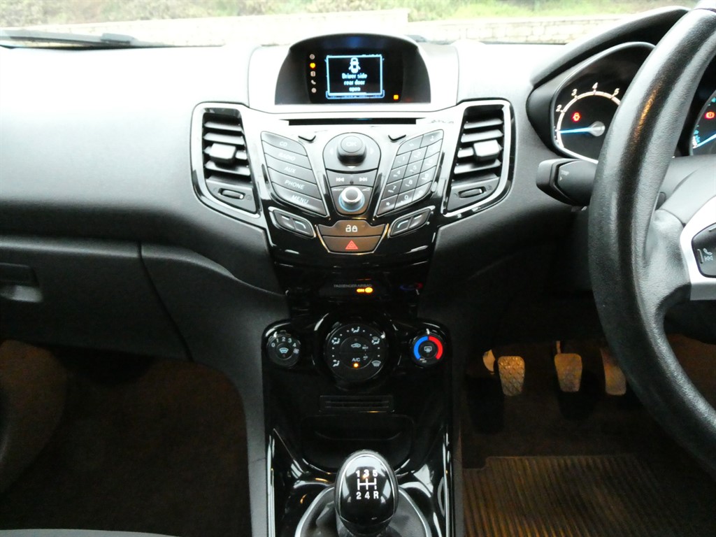 Used Ford Fiesta 2013 for sale - 77198530: Photo 11