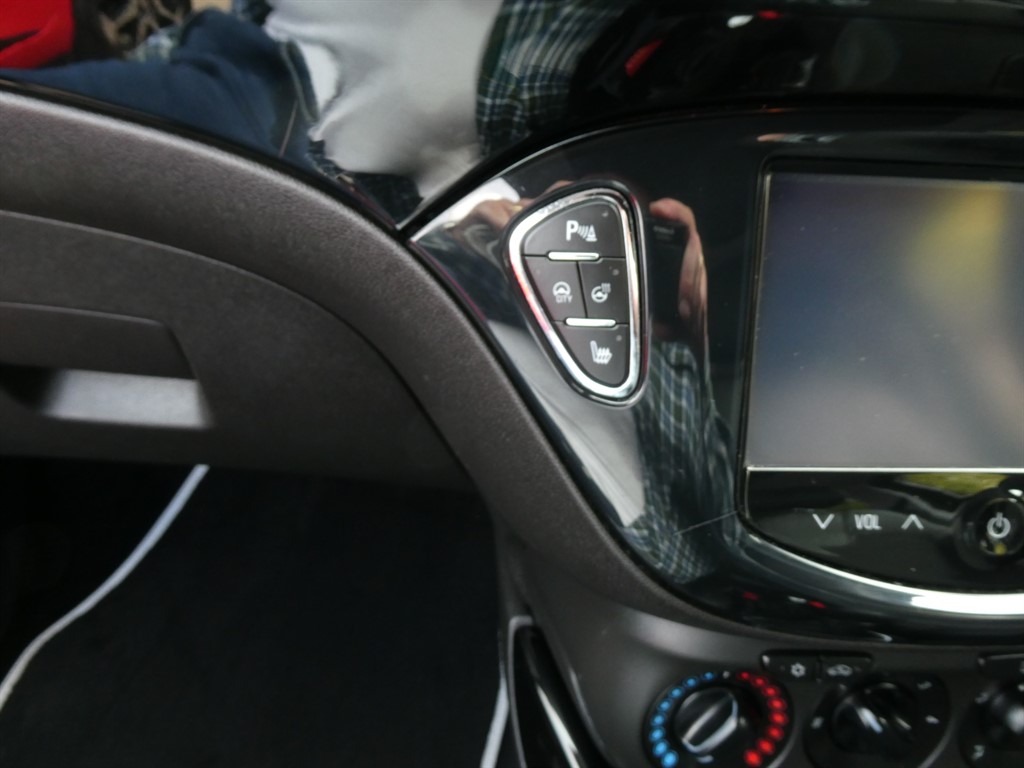 Used Vauxhall ADAM 2015 for sale - 76384705: Photo 23