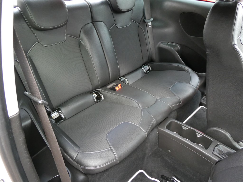 Used Vauxhall ADAM 2015 for sale - 76384705: Photo 25