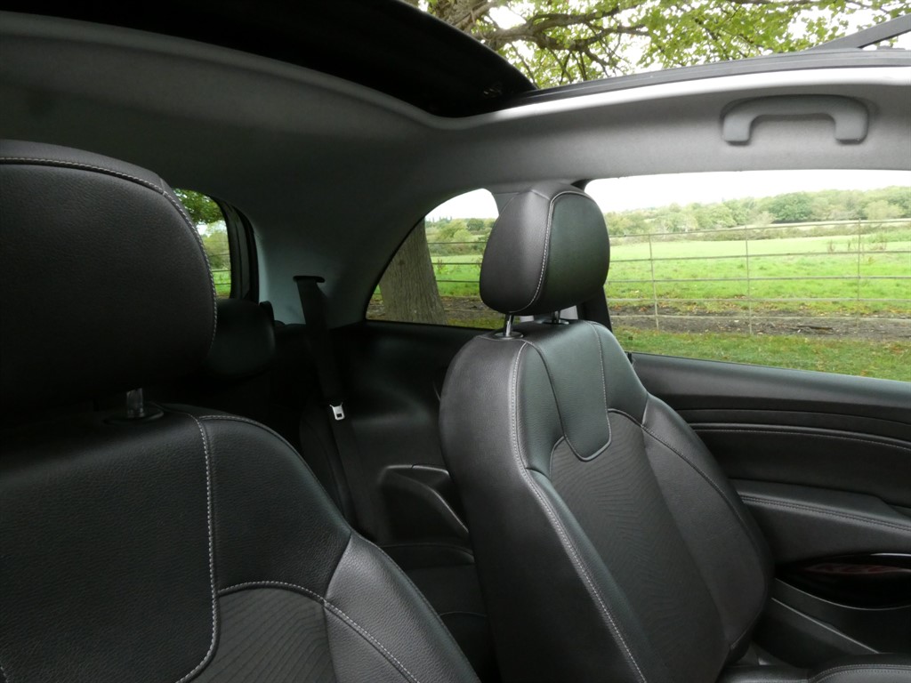 Used Vauxhall ADAM 2015 for sale - 76384705: Photo 4