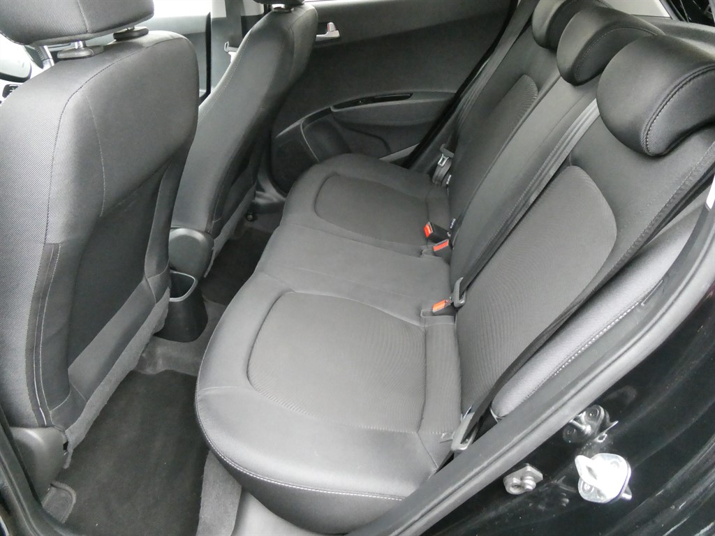 Used Hyundai i10 2018 for sale - 76534119: Photo 12