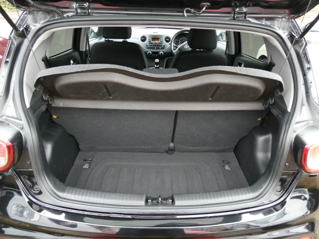 Used Hyundai i10 2018 for sale - 76534119: Photo 14