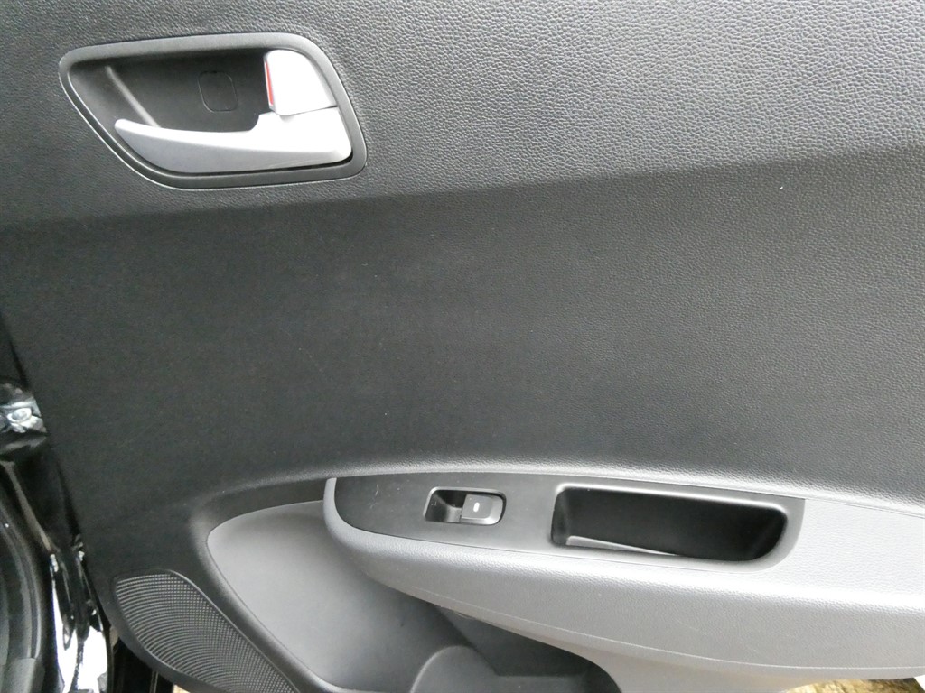 Used Hyundai i10 2018 for sale - 76534119: Photo 16