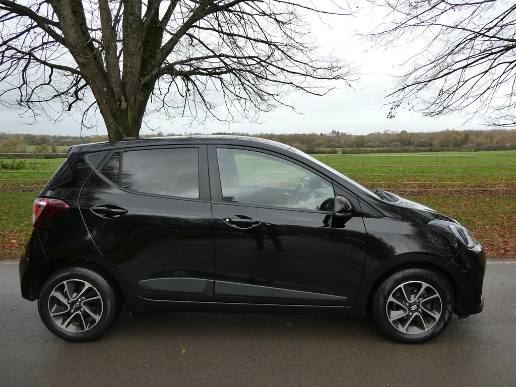 Used Hyundai i10 2018 for sale - 76534119: Photo 8