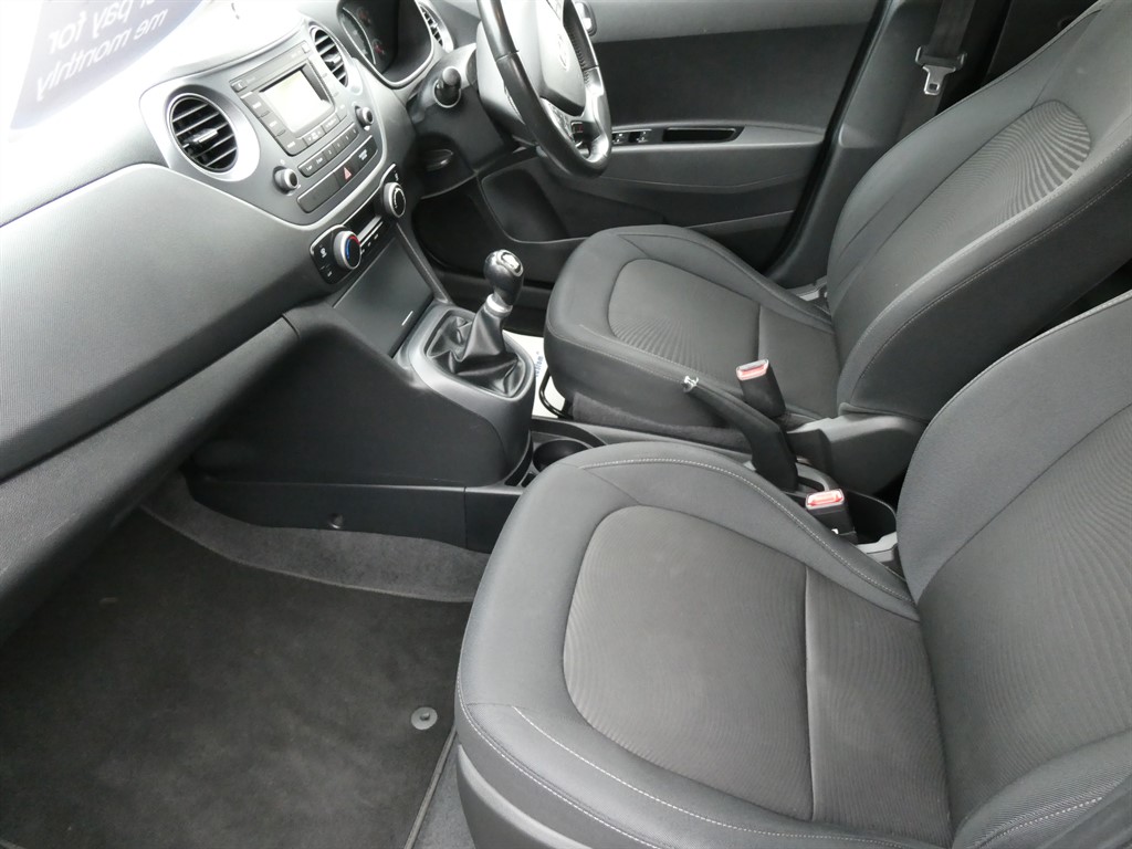 Used Hyundai i10 2018 for sale - 76534119: Photo 9