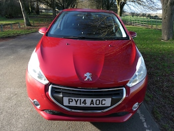 Used Peugeot 208 2014 for sale - 76780515: Photo