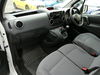 Used Peugeot Partner 2015 for sale - 75895192: Photo