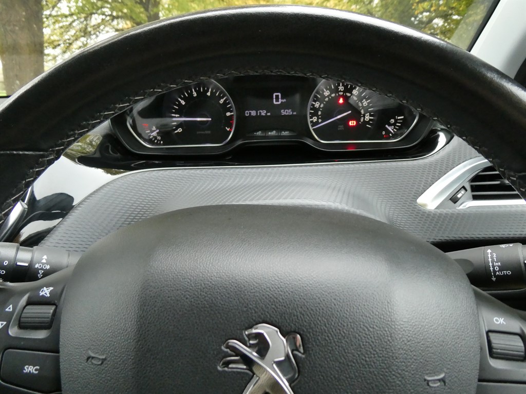 Used Peugeot 208 2016 for sale - 76410769: Photo 10