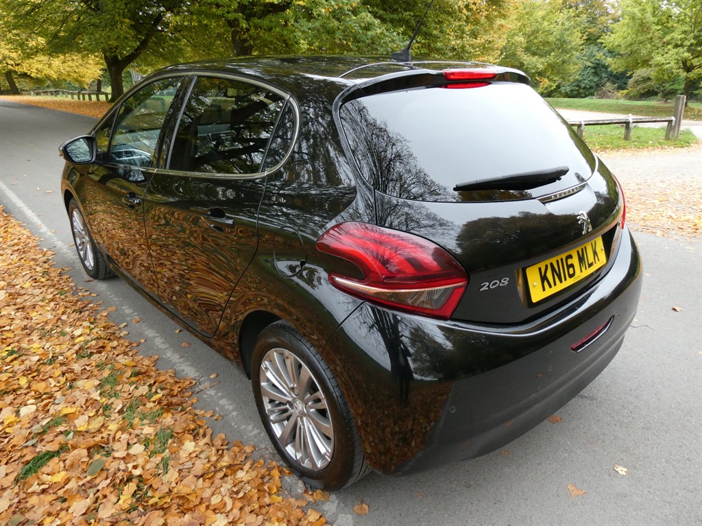 Used Peugeot 208 2016 for sale - 76410769: Photo 3