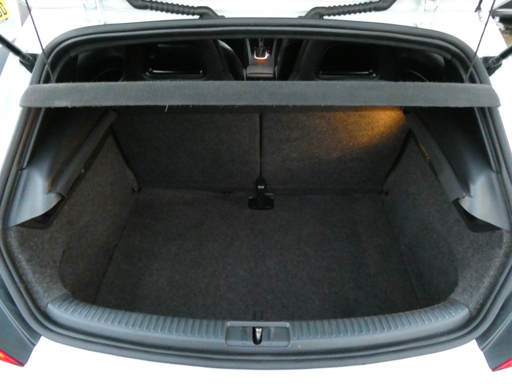 Used Volkswagen Scirocco 2016 for sale - 76648231: Photo 12