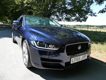 Used Jaguar XE 2015 for sale - 79189803: Photo