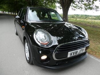 Used MINI Hatch 2018 for sale - 75570440: Photo
