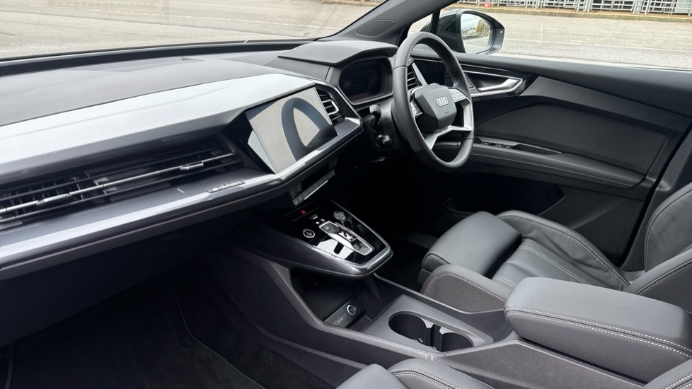 Used Audi Q4 e-tron 2025 for sale - 77092516: Photo 2