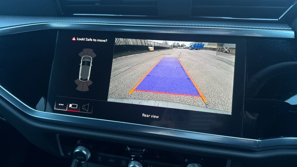 Used Audi Q3 2024 for sale - 76948404: Photo 13