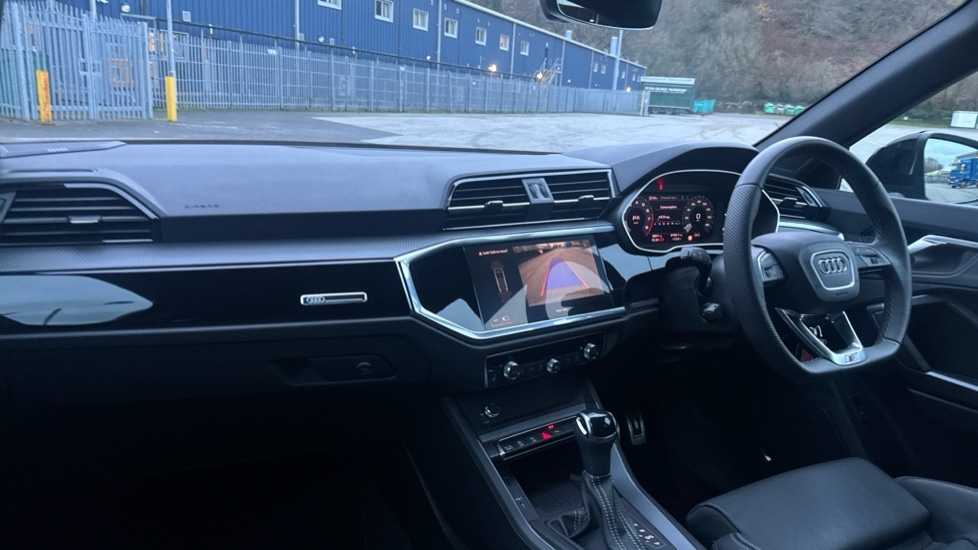 Used Audi Q3 2024 for sale - 76948404: Photo 2