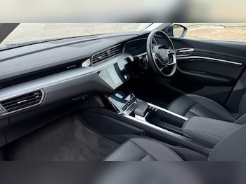 Used Audi Q8 2023 for sale - 76479707: Photo