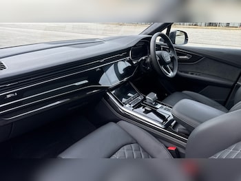 Used Audi Q7 2025 for sale - 76696332: Photo