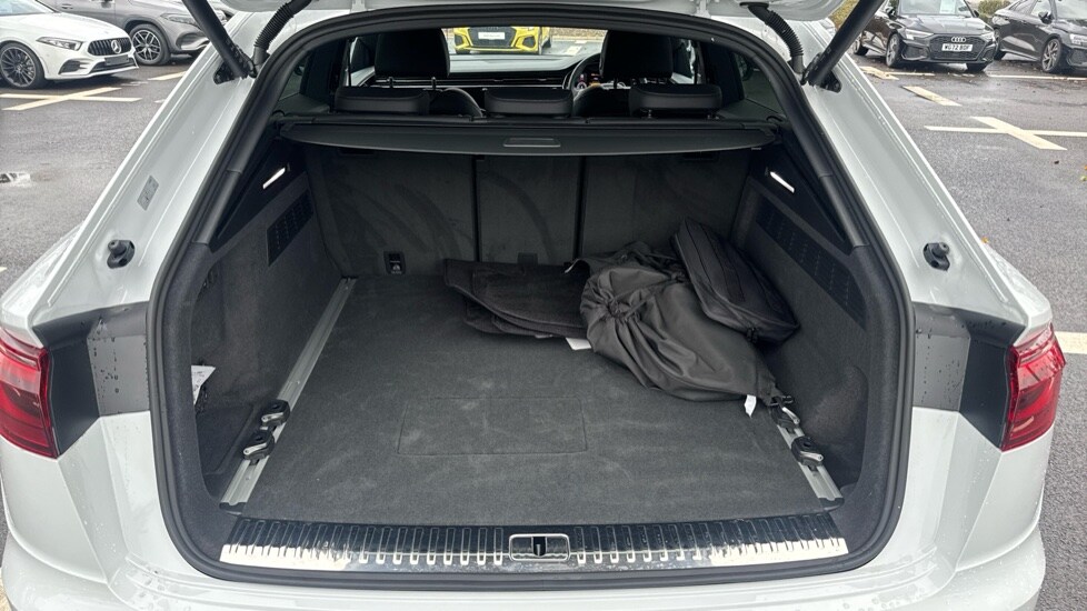 Used Audi Q8 2025 for sale - 76901532: Photo 18