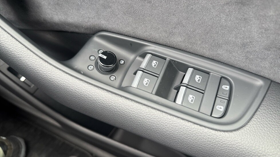 Used Audi Q8 2025 for sale - 76901532: Photo 28