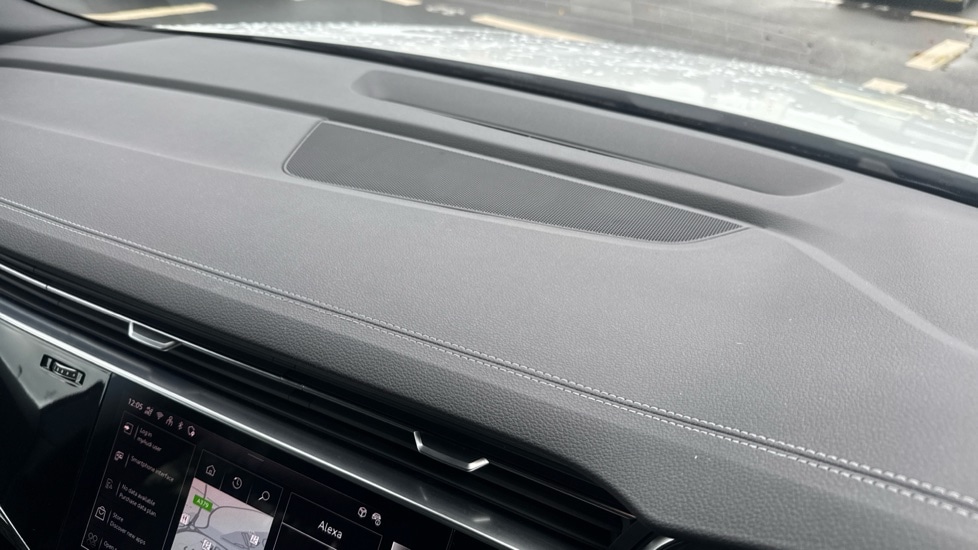 Used Audi Q8 2025 for sale - 76901532: Photo 32