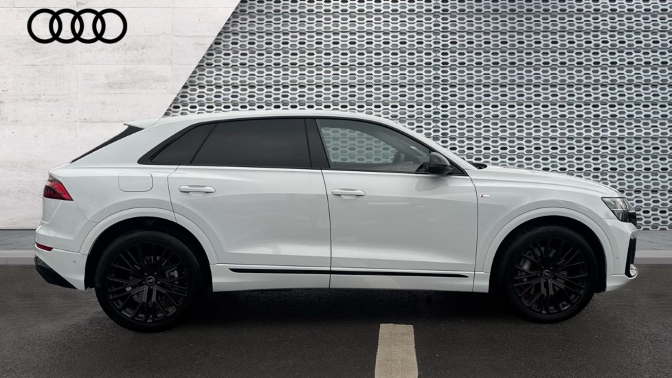 Used Audi Q8 2025 for sale - 76901532: Photo 4