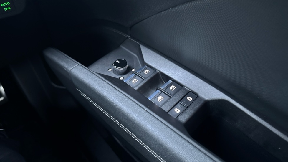 Used Audi Q4 e-tron 2023 for sale - 76872618: Photo 28