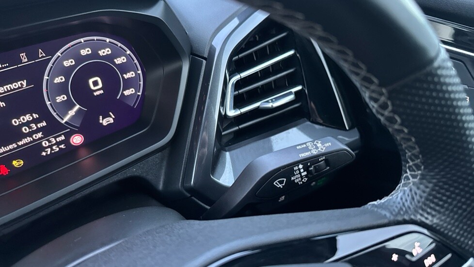 Used Audi Q4 e-tron 2023 for sale - 76872618: Photo 30