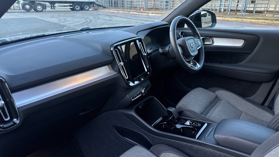 Used Volvo XC40 2023 for sale - 76873196: Photo 10